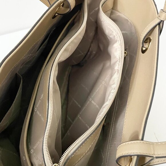 Michael Kors Walsh Purse Flaws - Picture 16 of 16